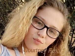Courtney_Foxx