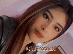 MiaFoxxx18