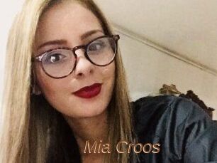 Mia_Croos