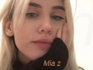 Mia_z