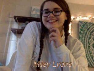 Miley_Lyons