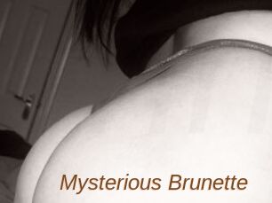 Mysterious_Brunette