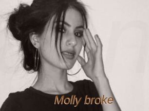 Molly_broke