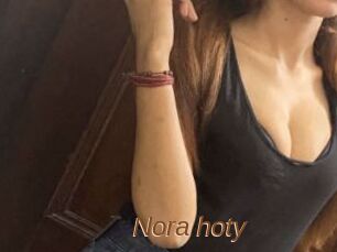 Nora_hoty